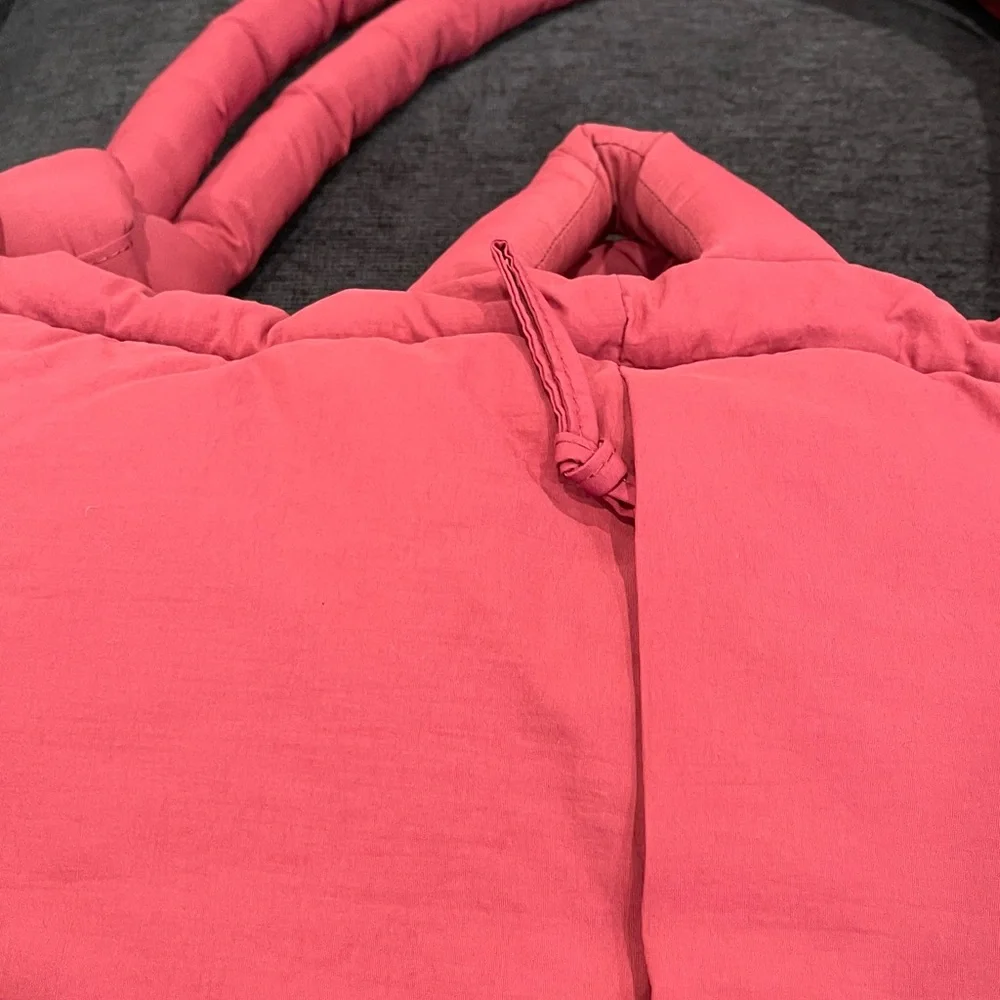 NWOT..Olend Women's Versitile Bag. Wear As A Backpack, Handbag or Shoulder Bag. - Picture 3 of 7